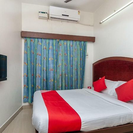 Oyo 8410 Rajeswari Tower Chennai Exterior foto