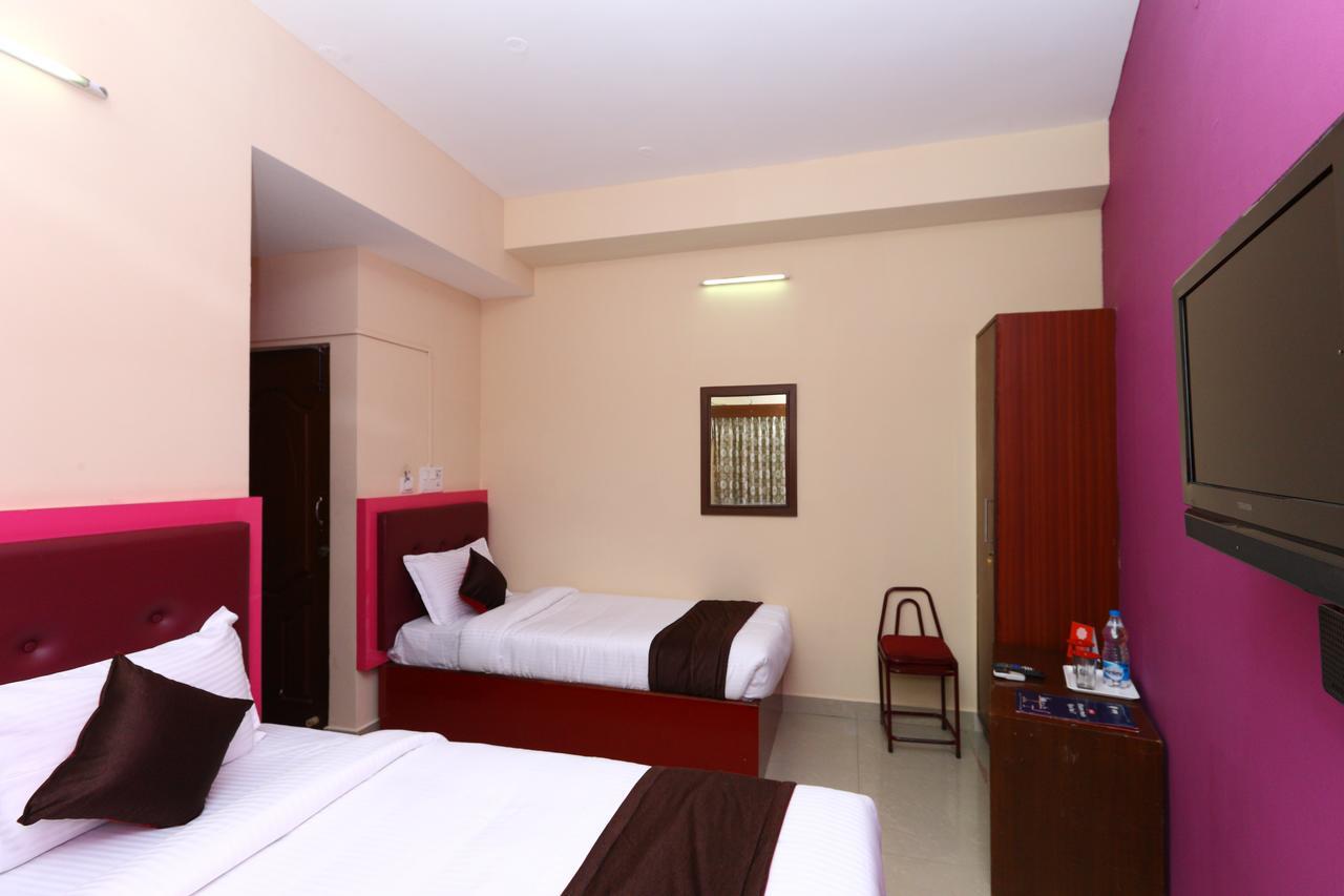 Oyo 8410 Rajeswari Tower Chennai Exterior foto