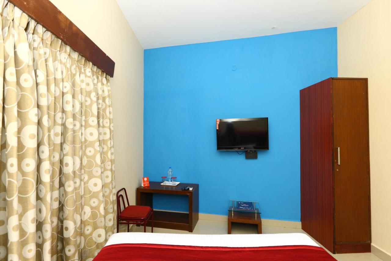 Oyo 8410 Rajeswari Tower Chennai Exterior foto