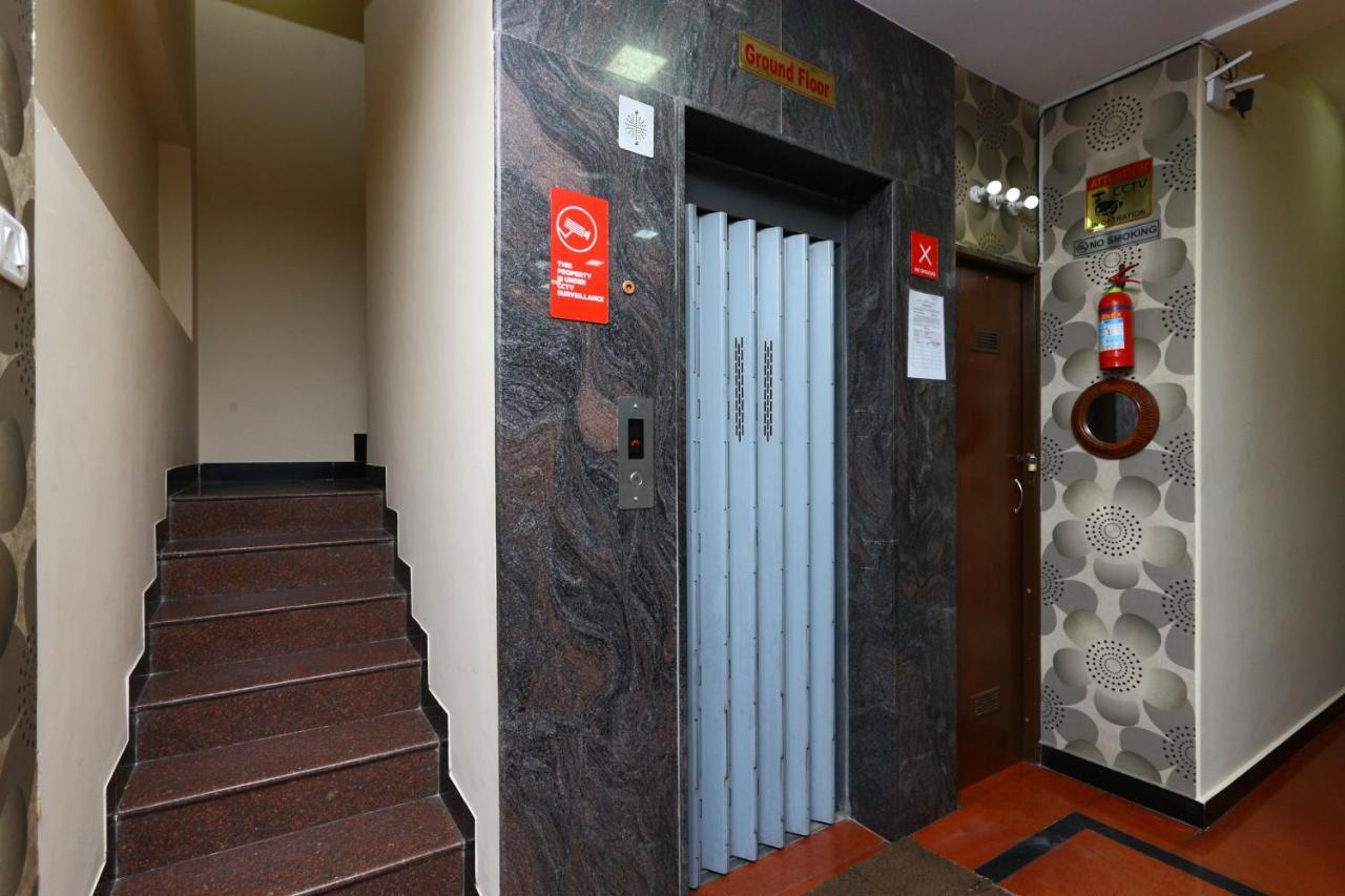 Oyo 8410 Rajeswari Tower Chennai Exterior foto