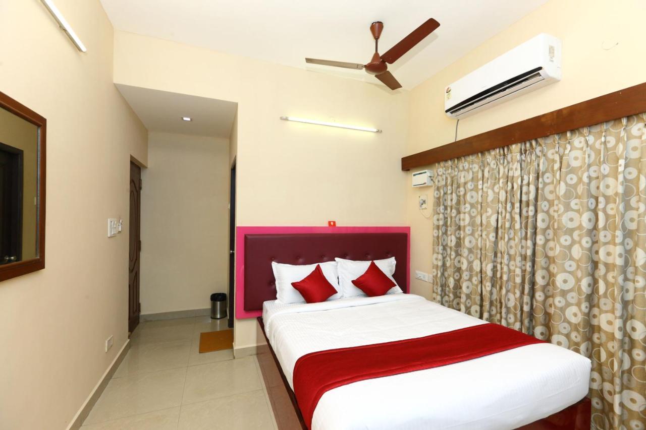Oyo 8410 Rajeswari Tower Chennai Exterior foto