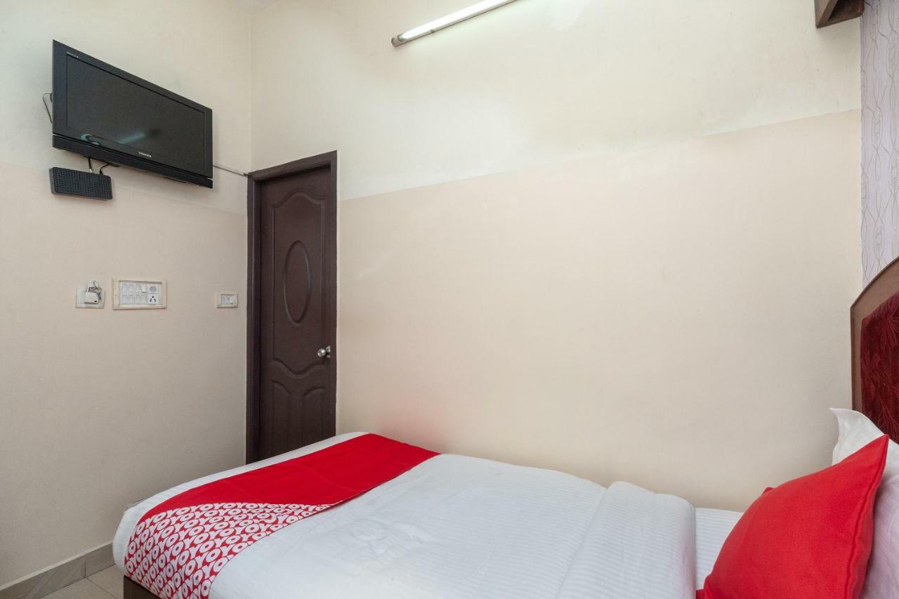 Oyo 8410 Rajeswari Tower Chennai Exterior foto