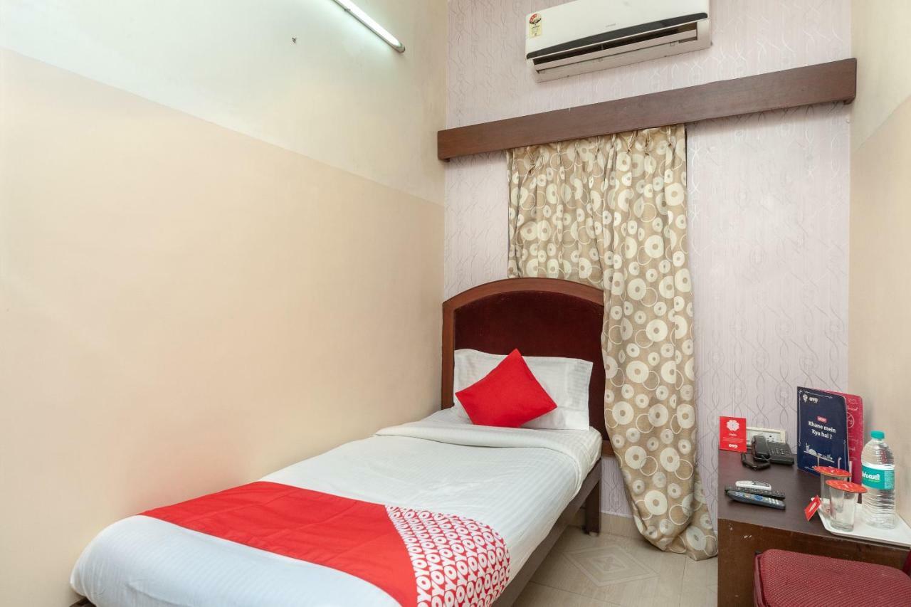 Oyo 8410 Rajeswari Tower Chennai Exterior foto