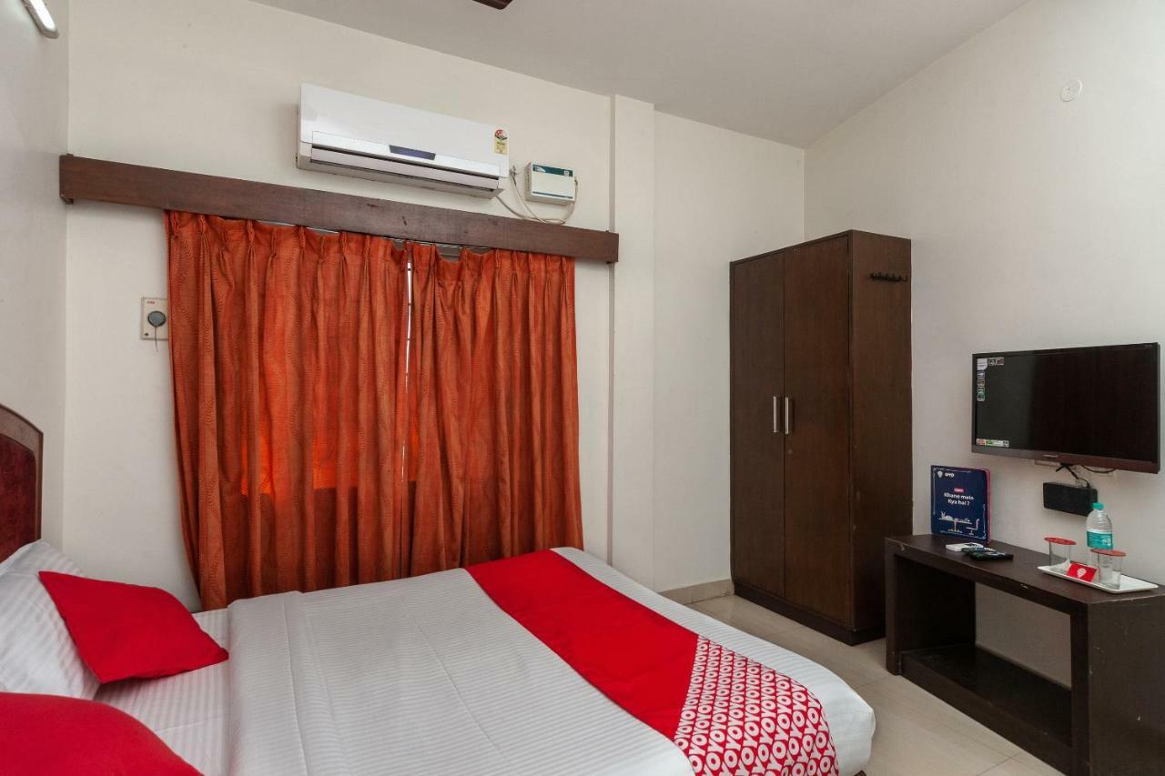 Oyo 8410 Rajeswari Tower Chennai Exterior foto